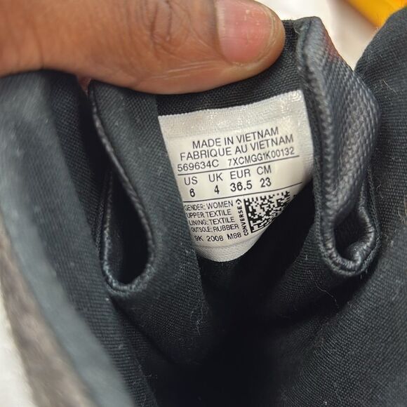 Converse Boots  - Picture 6 of 6